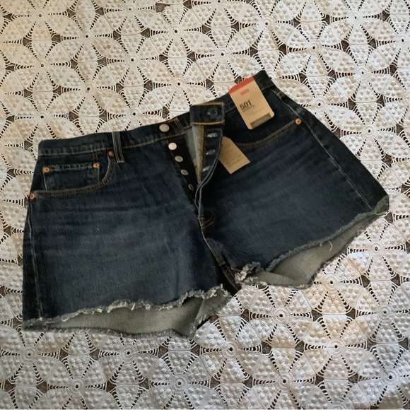 NWT Button Fly Levi’s 501 Denim Shorts - Picture 3 of 5